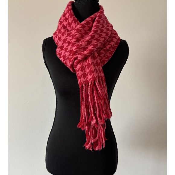 NWT Banana Republic Houndstooth Scarf Red Pink Fringe Preppy Old Money Scandi - Picture 9 of 14